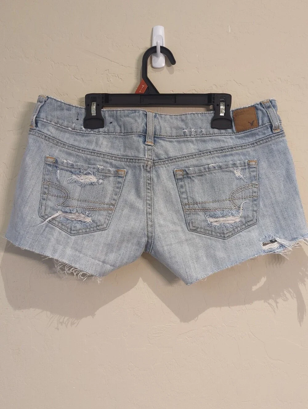 American Eagle Blue Denim Short Shorts Heavy Distressing Sz 6 Woman
